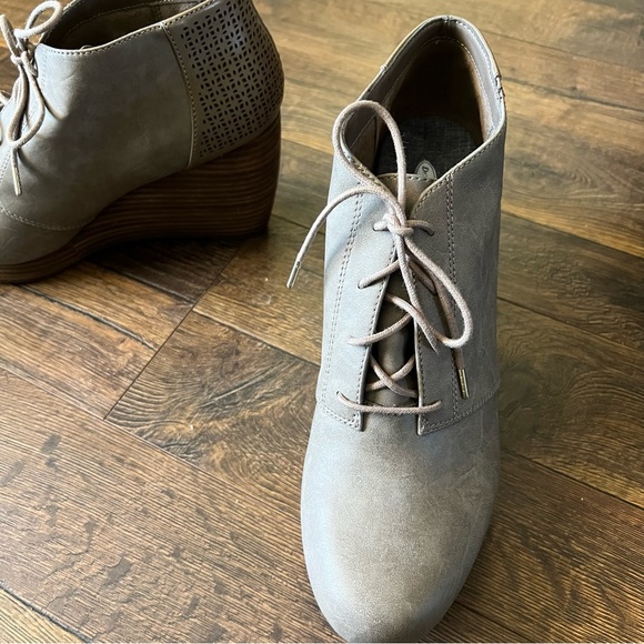 Dr. Scholl’s Wedge Booties - Picture 2 of 8